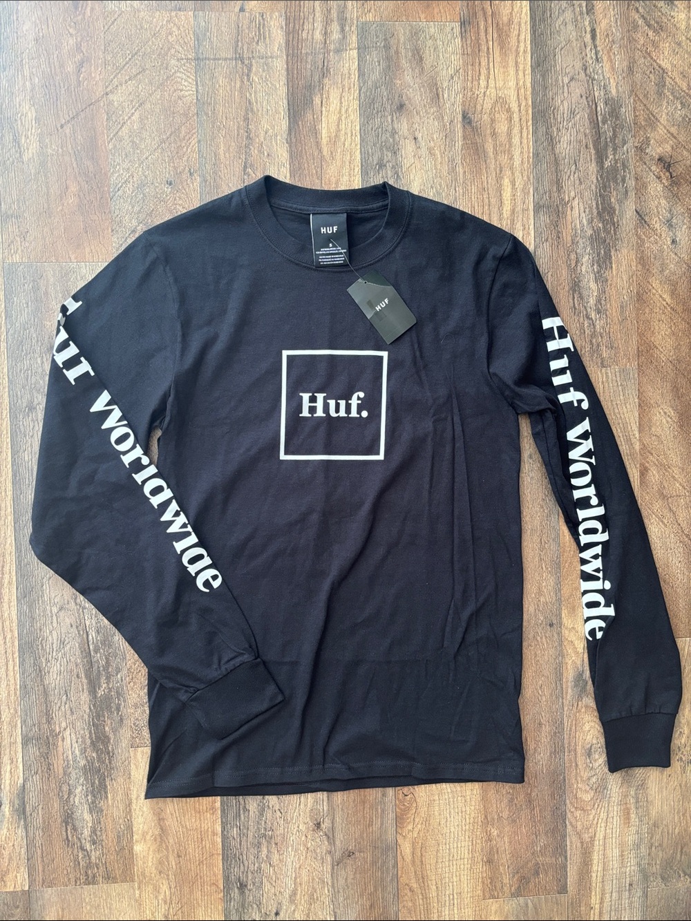 HUF worldwide long sleeve cotton black and white t shirt size small new